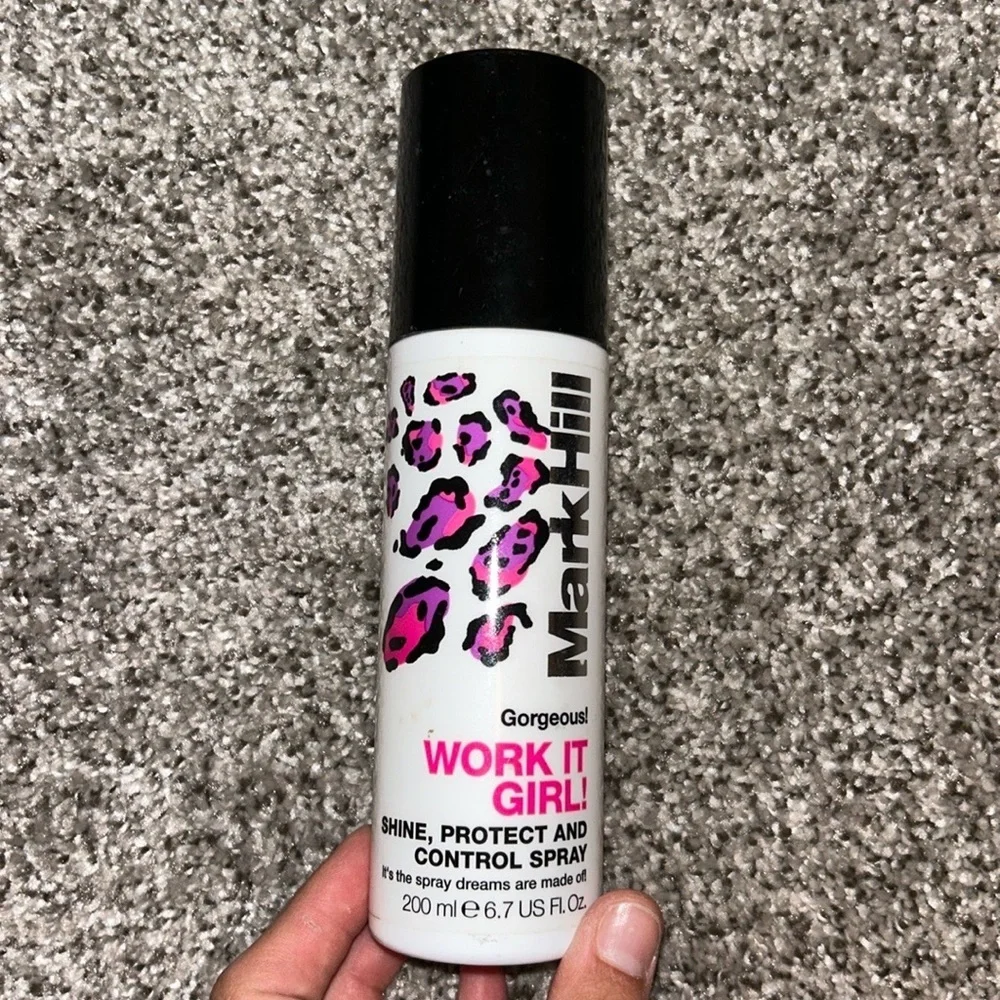 Mark Hill work it girl shine protect control spray